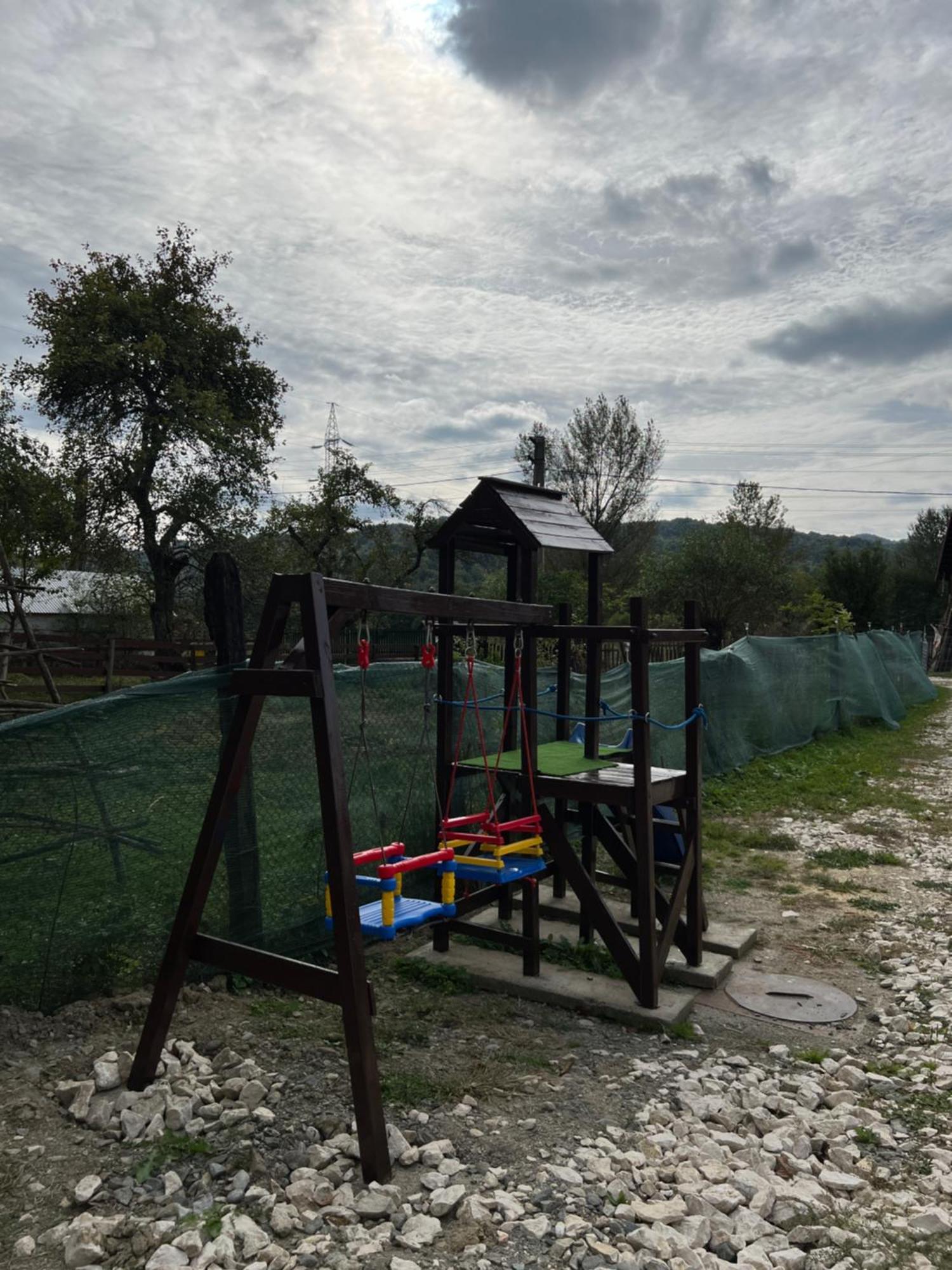 Casa Lupilor Transfagarasan Villa Căpăţîneni-Ungureni Eksteriør billede